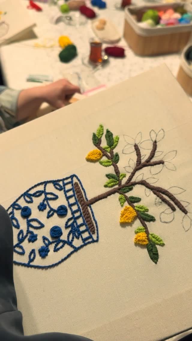 Voilà Mien atölyesinde katılımcılarla bir akşam