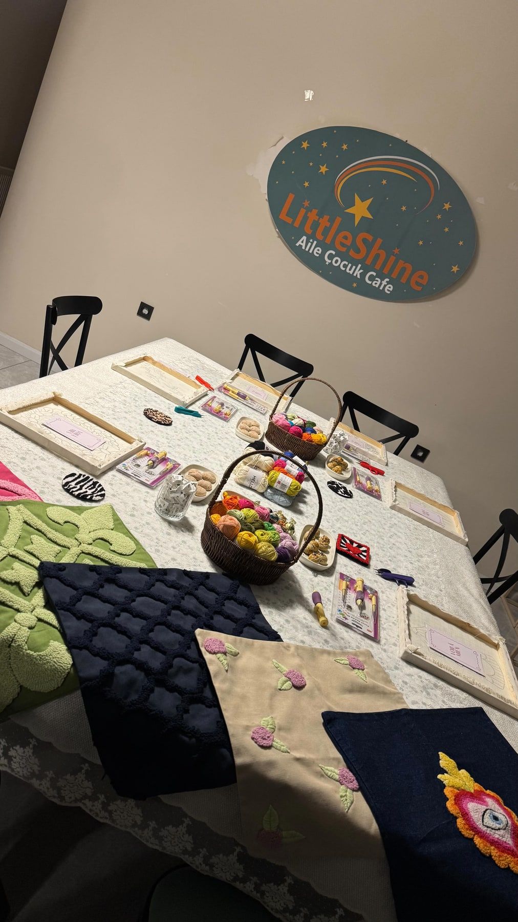 Little Shine Aile Çocuk Cafe'de punch atölyesi